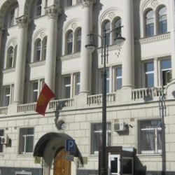 ВИДЕО - Кыргыз мигранттары: Орусиядагы элчиликтин кыргыз жарандары менен иштери жок