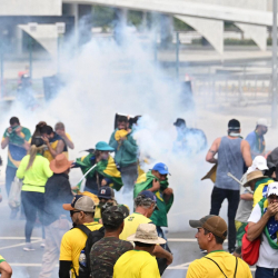 В Бразилии во время протестов пострадали около 50 человек