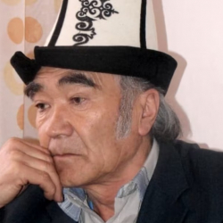 Жазуучу, драматург Мурзапар Үсөн көз жумду