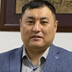 Нурмат Балтабаев: “Электрдин эки саатка өчүрүлүшү откананын ишин кыйындатып атат”