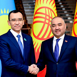 Кыргызстан жана Казакстан парламент төрагалары телефон аркылуу сүйлөштү
