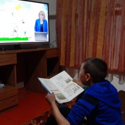 Онлайн-формат. Все бишкекские школьники, которые учатся во вторую смену, сегодня и завтра