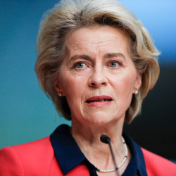 Глава Еврокомиссии призвала изменить подход ЕС к мигрантам