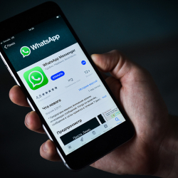 Россиян предупредили о новом способе обмана через WhatsApp