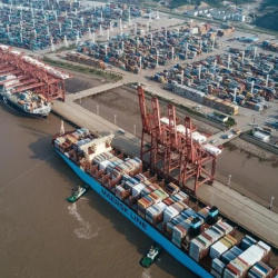 Жүк жүгүртүү боюнча дүйнөдө биринчи орунга кайсы порт чыкты?