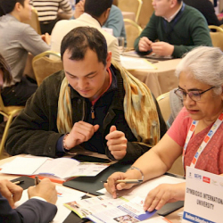 Индиялык компаниялар Кыргызстандагы айыл чарба жана фармацевтика тармагына кызыгышат