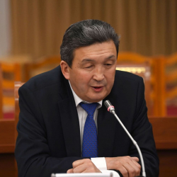 Базарбеков: Бай жана кедей соттор бар