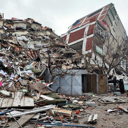 Түркиядагы жер титирөөдө кыргызстандыктар каза болдубу? Расмий жооп