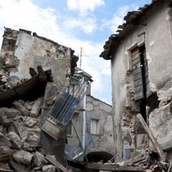 Число жертв землетрясений в Турции и Сирии превысило 21,7 тысяч