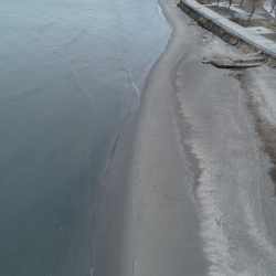 ФОТО, ВИДЕО - Мраморное море внезапно отступило от берегов в Стамбуле