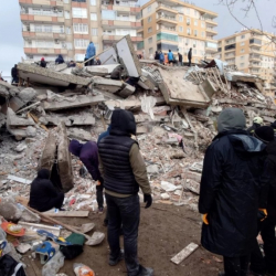 Түркияда жер титирөөдөн жабыркаган шаар толугу менен бузулат