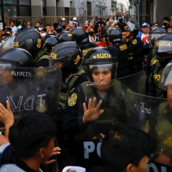 Перуда митинг бир нече күндөн бери улантылууда