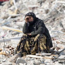 Түркия менен Сирияда жер титирөөдөн кийин 26 миллионго жакын адам гуманитардык жардамга муктаж