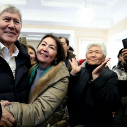 Эмне үчүн Атамбаев конфискацияланган үйүнө кайтып барды? Жактоочунун жообу
