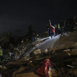 Имараттар урады. Түркияда жаңы жер титирөө катталды