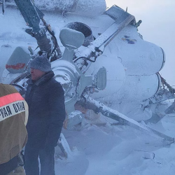 Казакстанда тик учак кулап 4 адам каза болду