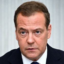 Медведев заявил, что России противостоит практически целая империя разнообразных врагов