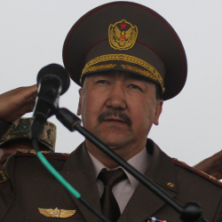 Алмазбек Карасартов: Кыргыз армиясында «дедовщина» жок