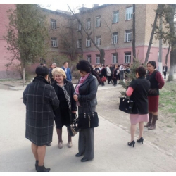 Бишкекте мектеп директору актовый залды окуучуларга ижарага берет