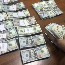 ФОТО - В Бишкеке мужчина присвоил 200 тысяч долларов