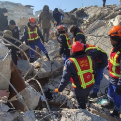 Число пострадавших в результате землетрясений в Сирии превысило 400 тыс. человек