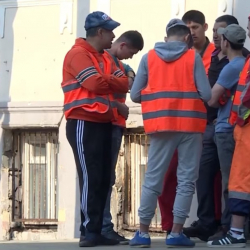 Орусияда жүздөгөн мигрант шылуундарга алданды