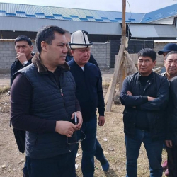 Ак-Ордодогу бүтпөгөн жер чыры, нааразы эл, абада асылган президенттин буйругу