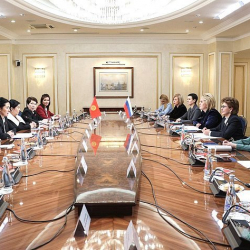 Жогорку Кеңеш менен Мамдуманын айым депутаттары жолугушту