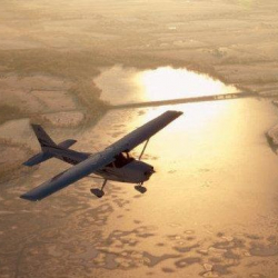 Эки учак кагылышып, бир нече адам каза болду