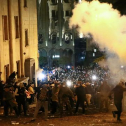 Грузия: Чуу жараткан мыйзам долбоору кайра чакыртылып алынды