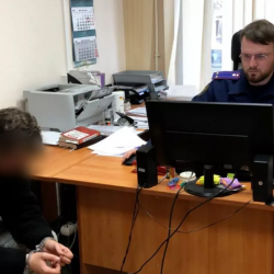 ФОТО - Пьяный россиянин зарезал дедушку и ударил ножом бабушку