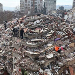 Число жертв землетрясений в Турции превысило 47 тысяч