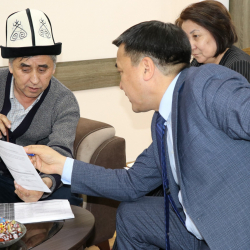 Белгилүү эмгек сиңирген мугалим министрге кеңешчи болду