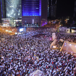 СҮРӨТ - Жүз миңдеген адамдар көчөгө агылды. Израилде болуп көрбөгөндөй нааразылык акциясы өтүүдө