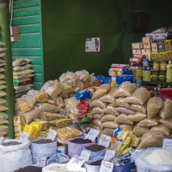 Баткен менен Нарында азык-түлүктүн баасы эң жогорку чекке чейин кымбаттаган