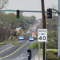 ВИДЕО - АКШдагы торнадо бир нече адамдын өмүрүн алды