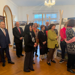 Берлинде “Ак илбирс экспедициясы” көргөзмөсүнүн алкагында кыргыз маданий кечеси өттү