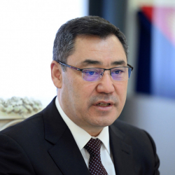 Президент: 2026-жылга чейин 50 миңден кем эмес үй-бүлө турак жай менен камсыз болот