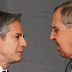 Блинкен менен Лавров америкалык журналисттин камакка алынышын талкуулады