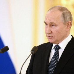 Путин АКШнын элчисине эки өлкөнүн мамилесин эмне бузганын айтты