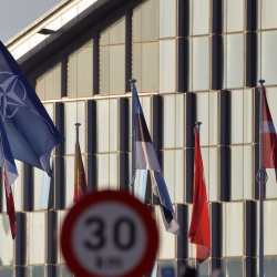 НАТО өлкөлөрүнүн ортосунда Украина боюнча чоң пикир келишпестик бар