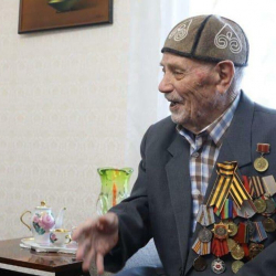 Согуштун ардагери Анатолий Августовский 101 жашында көз жумду