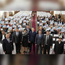 Лейлекте аз камсыз үй-бүлөлөргө 100 миң сомдон берилди