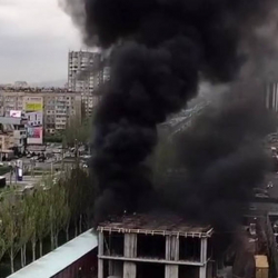 ВИДЕО - В Бишкеке в строящемся бизнес-центре компании «Елизавета» произошел пожар