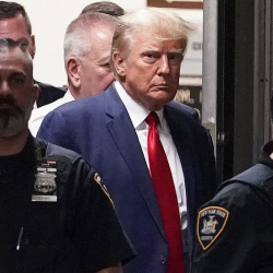 Бывший президент США Дональд Трамп в четверг вернется в суд