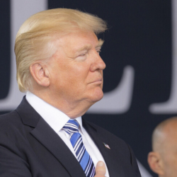 Трамп кандай болгон күндө да президенттик шайлоого катышуудан баш тартпай турганын билдирди