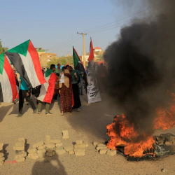 Суданда армия менен Ыкчам аракеттенүүчү күчтөрдүн ортосунда кагылышуу болду