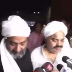 Индияда экс-депутат жана анын бир тууганы түз эфирде атып өлтүрүлдү