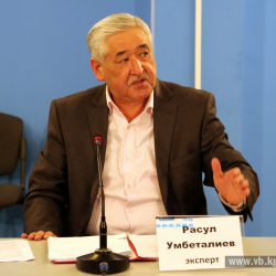 Расул Умбеталиев: Акылбек Жапаров вводит антинародную тарифную политику