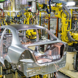 Президент кыргыз-өзбек биргелешкен автозавод куруу боюнча келишимге кол койду